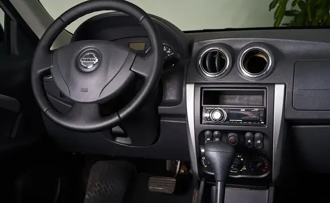 Nissan Almera