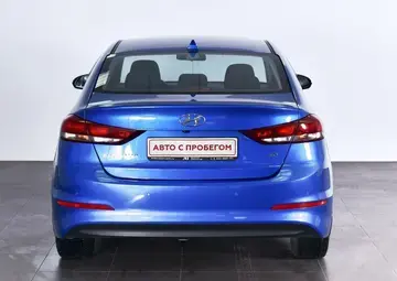 Hyundai Elantra Вид 4