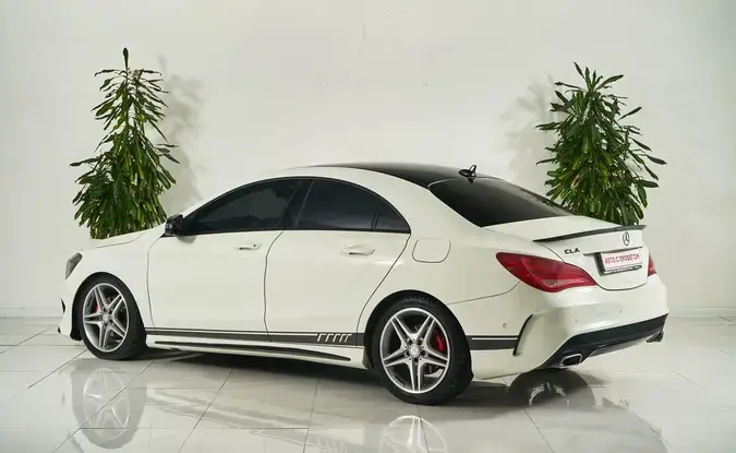 Mercedes benz CLA