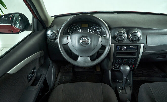 Nissan Almera