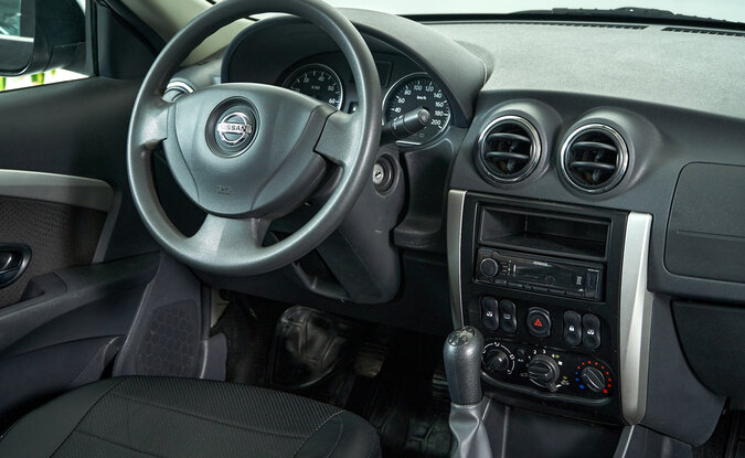 Nissan Almera