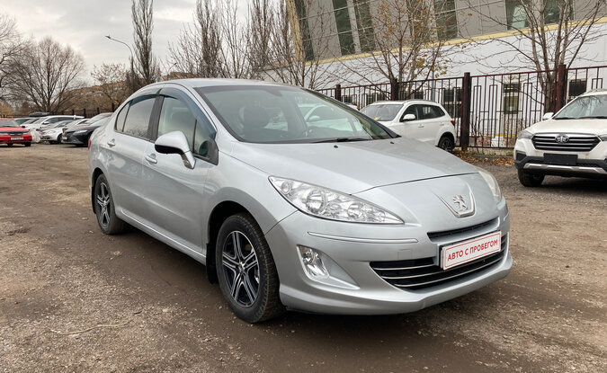 Peugeot 408