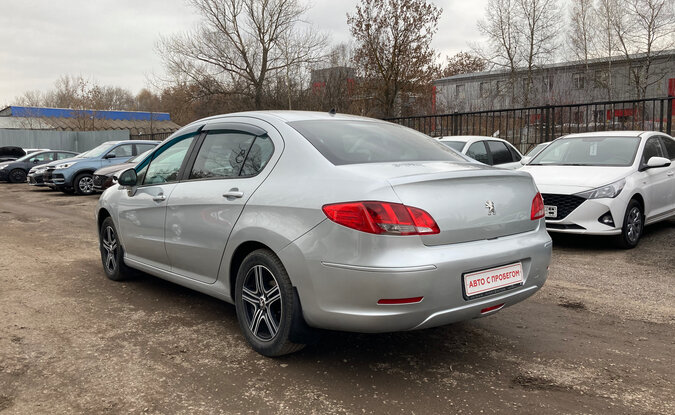 Peugeot 408