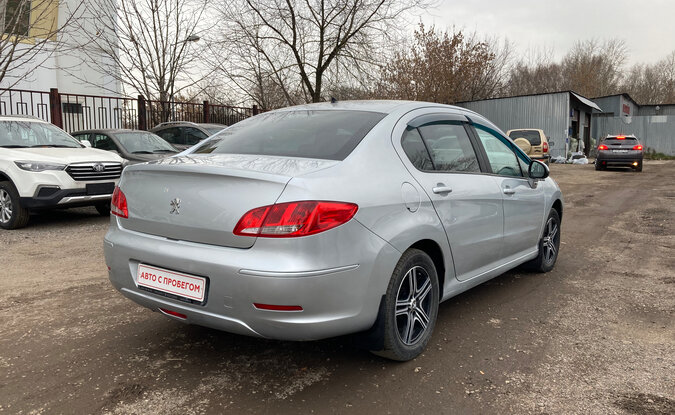 Peugeot 408