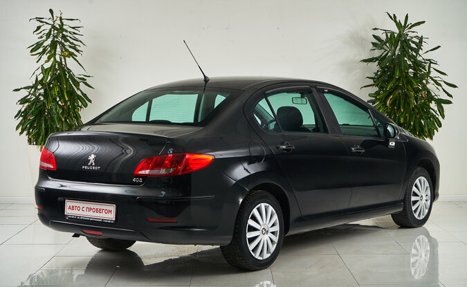 Peugeot 408