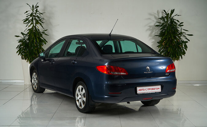 Peugeot 408