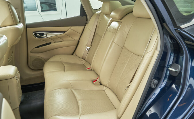 Infiniti Q70