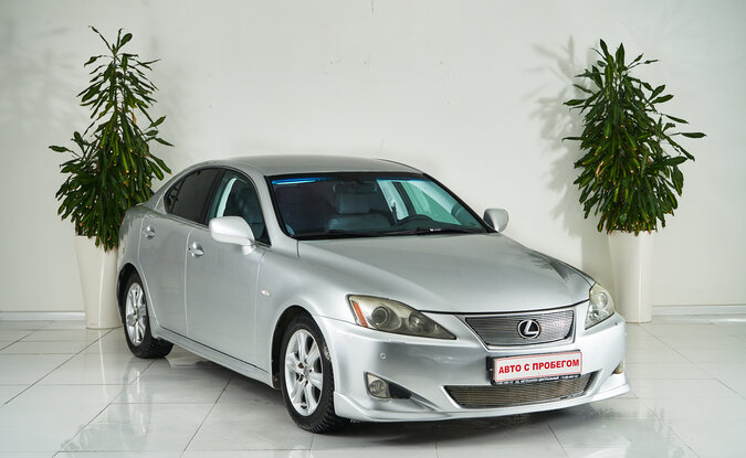 Lexus IS