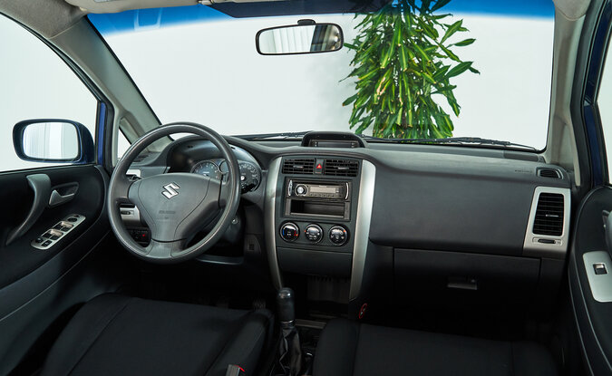Suzuki Liana