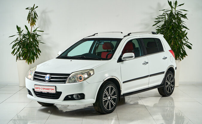 Geely MK Cross
