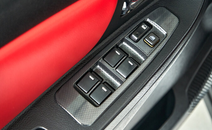 Geely MK Cross