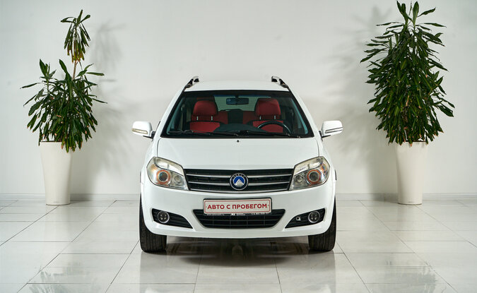 Geely MK Cross