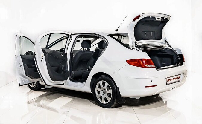 Peugeot 408