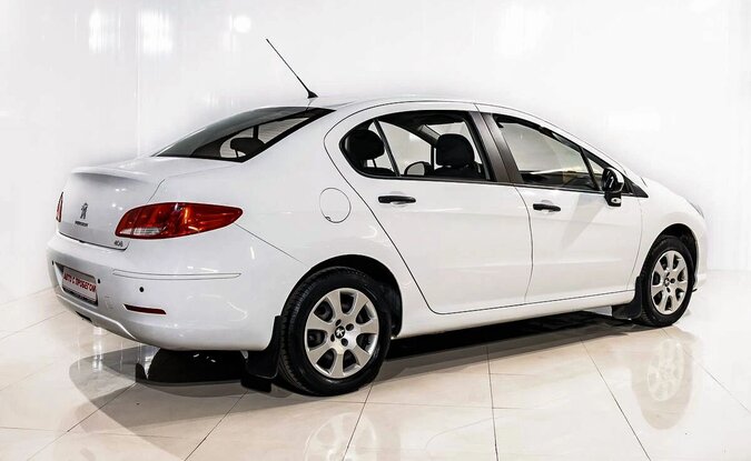 Peugeot 408