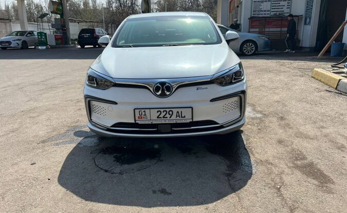BAIC EU5