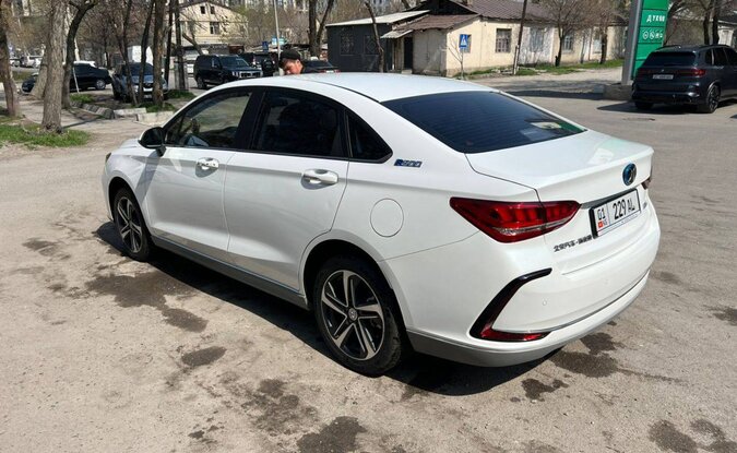 BAIC EU5