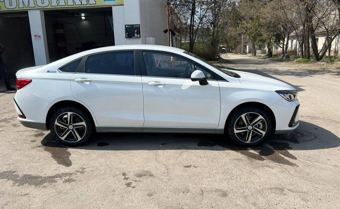 BAIC EU5