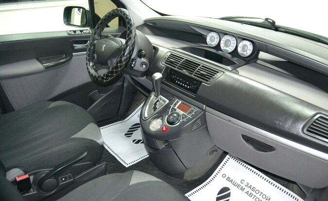 Peugeot 807