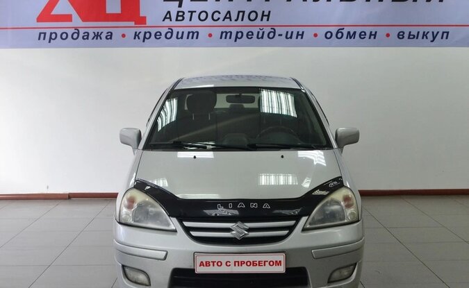 Suzuki Liana