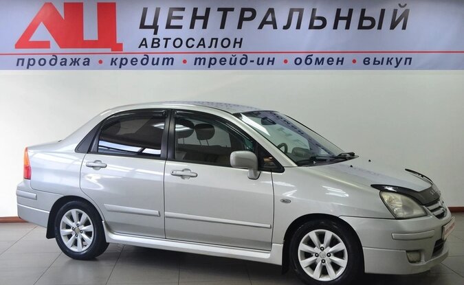 Suzuki Liana