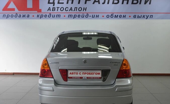 Suzuki Liana