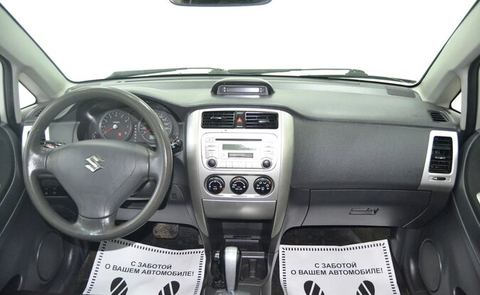 Suzuki Liana
