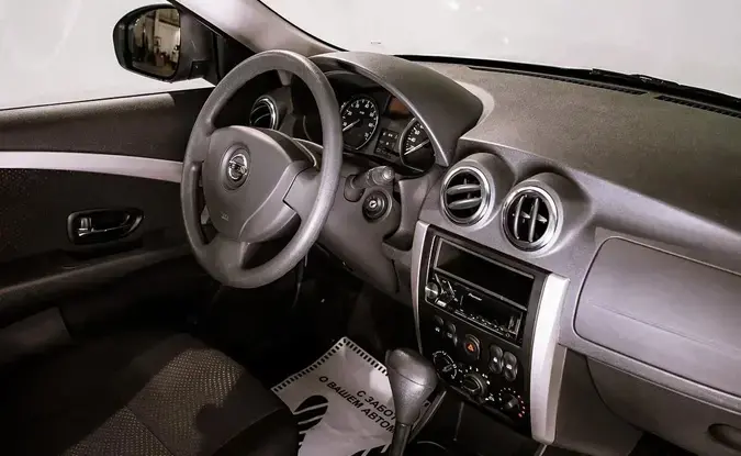Nissan Almera